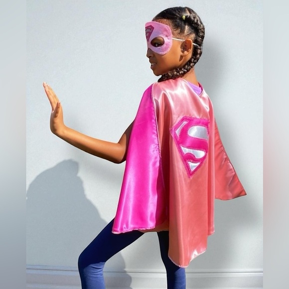 Satin Pink Girl Marvel Superman Cape and Mask Set: Perfect for Dress-Up Age 4-7 - Picture 2 of 5
